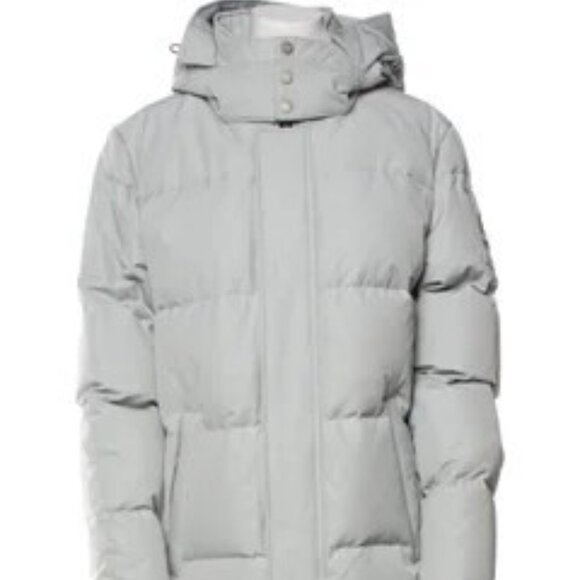 Moose Knuckles Down NWT Woman's Size L light gray color